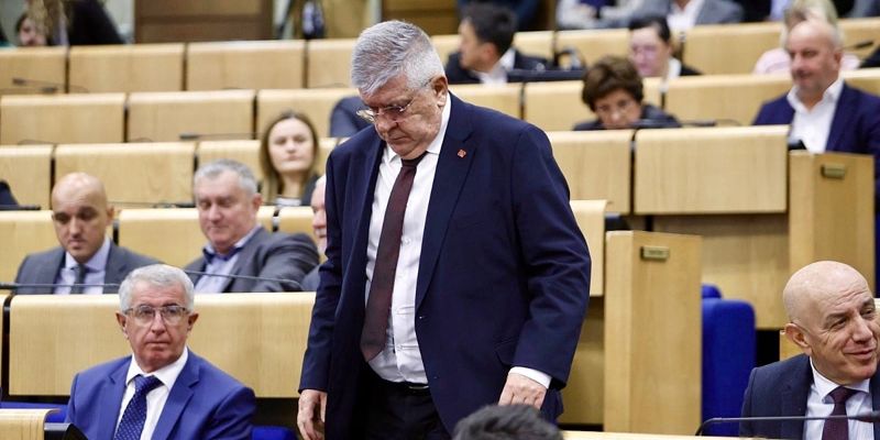 Mioković stao u odbranu Sabine Ćudić: Kompenzacijski mandat je stav rukovodstva, a ne lični izbor