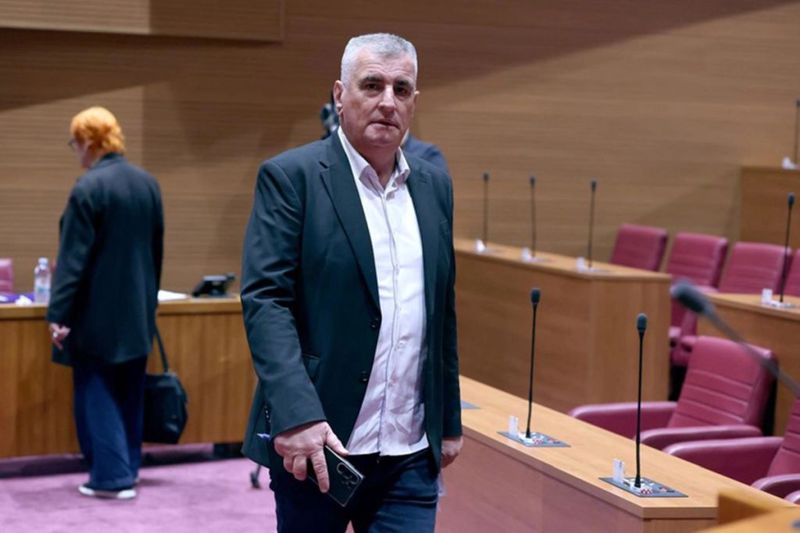 Incident u Hrvatskom saboru: Miro Bulj udaljen sa sjednice nakon niza opomena