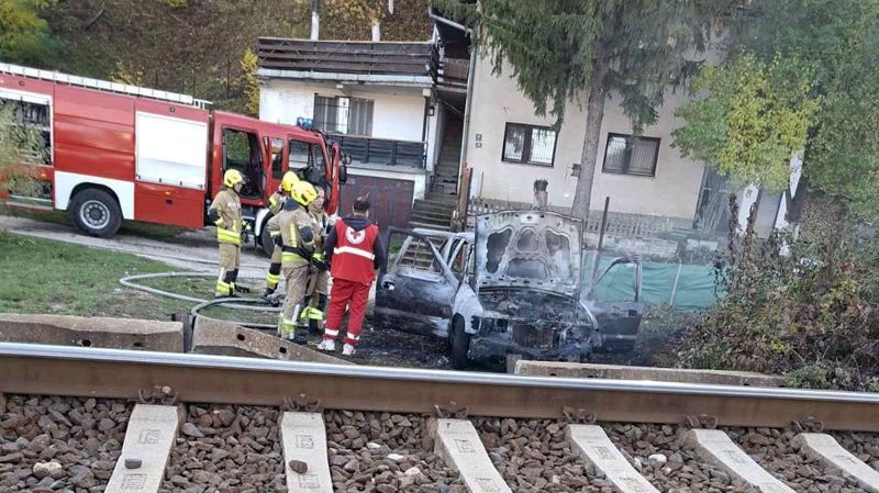 Incident u Blažuju: U potpunosti izgorio automobil, lokalno stanovništvo izražava zabrinutost