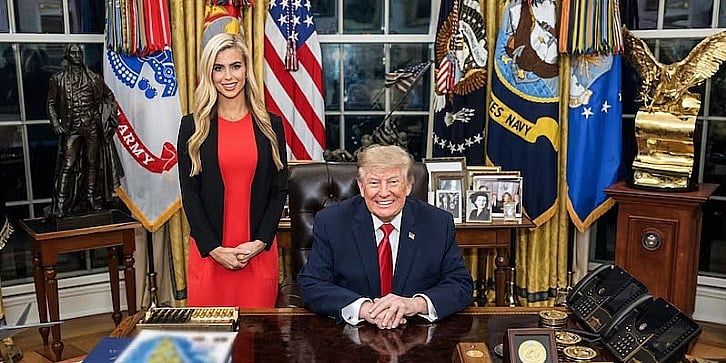 Fotografija iz Ovalnog ureda izazvala kontroverze: Šta otkriva zamućeni dokument na Trumpovom stolu?