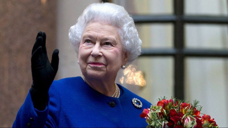 Bivši kraljevski batler u memoarima otkrio detalje o životu kraljice Elizabete II