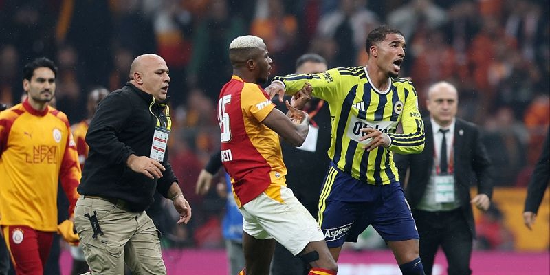 Trijumf Galatasaraya nad Fenerbahčeom u sjeni žestokog sukoba i isključenja nakon meča