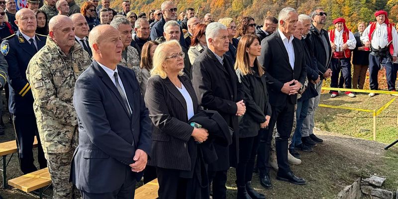 Na Bobovcu upriličeno vojno hodočašće uz prisustvo zvaničnika i brojnih vjernika