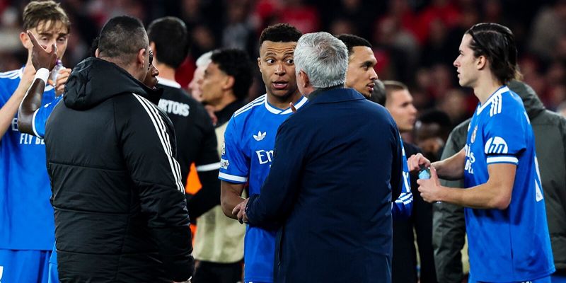 Mourinho oštro kritikovao Mbappea pred saigračima i poručio mu: 'Napolju ću te braniti, ali ovdje neću'