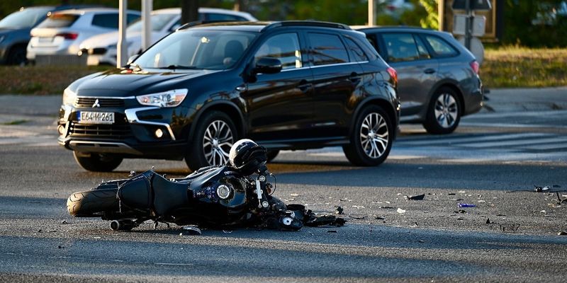 Teška saobraćajna nesreća u Sarajevu: Motociklista teško povrijeđen, vozač kampera lišen slobode