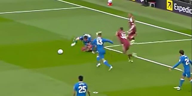 Araujo oduševio navijače Liverpoola požrtvovanošću: Na Anfieldu traže trajni ugovor