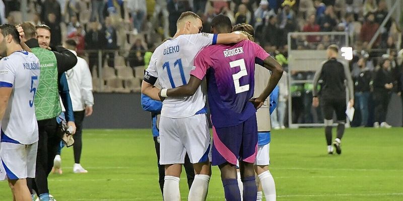 Fudbaler Real Madrida odao priznanje Edinu Džeki nazvavši ga legendom
