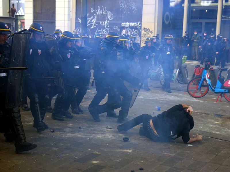 Eskalacija napetosti u Parizu i Lyonu: Vatra na ulicama i angažman specijalnih policijskih snaga