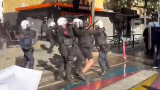 Nasilni neredi na studentskim protestima u Tirani: Policija upotrijebila suzavac i vodene topove