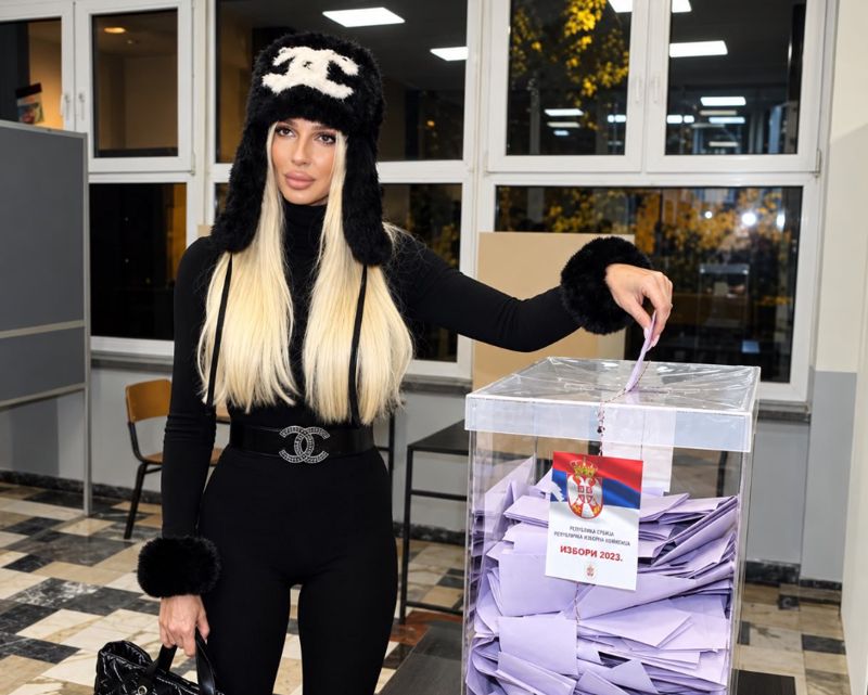 Jelena Karleuša reagovala na izborni poraz Aleksandra Vučića: Pjevačica izrazila nevjericu na društvenim mrežama