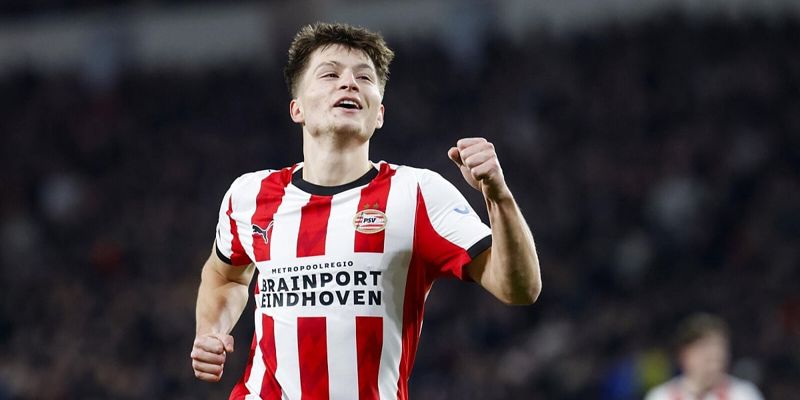 Sjajna asistencija Bajraktarevića u pobjedi PSV-a protiv Heerenveena