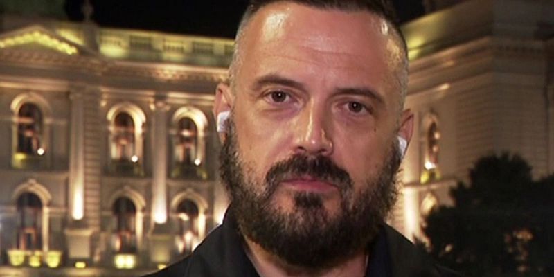 Napeta atmosfera u Beogradu: Pritisci na medijske ekipe i pojačano prisustvo policije tokom izborne noći