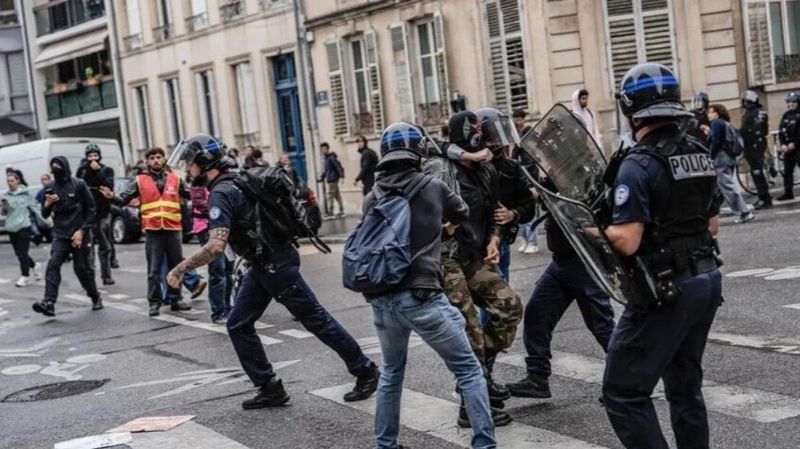 Val nasilja, nereda i hapšenja tokom masovnih protesta širom Francuske