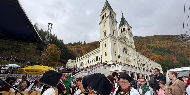 Kraljeva Sutjeska bila domaćin Dana kraljice Katarine uz hodočašće i folklornu smotru