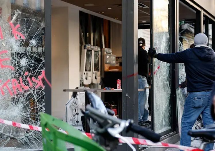 Roba opljačkana iz pariških prodavnica nudi se na internetu