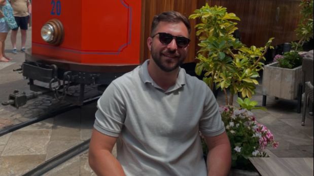 Dadi Redžić objavio novu numeru "Draga" i nastavio muzički put