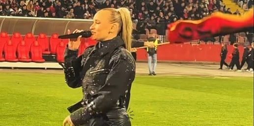 Muzički nastup Šejle Zonić upotpunio uvod u derbi Slobode i Željezničara na Tušnju