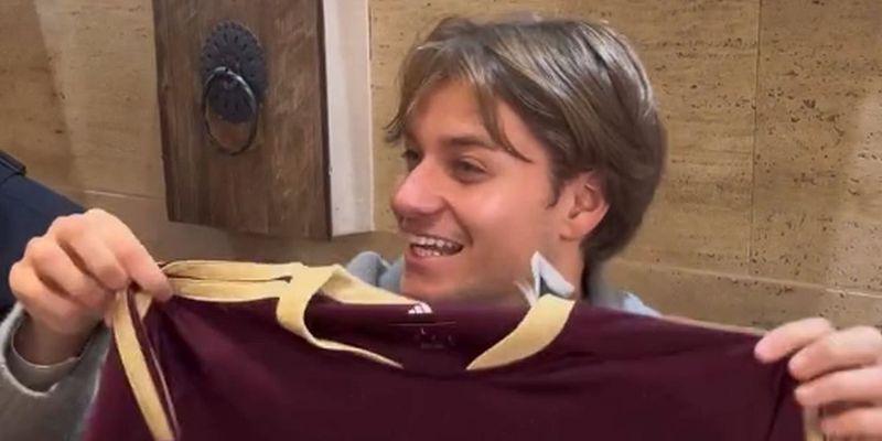 FK Sarajevo uručio poseban dres Jakovu Jozinoviću uoči proslave 80. rođendana