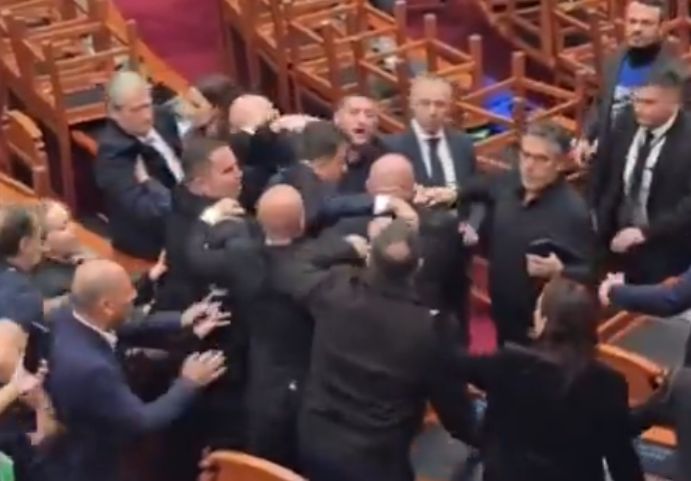 Fizički obračun u parlamentu Albanije usred protesta protiv premijera Rame