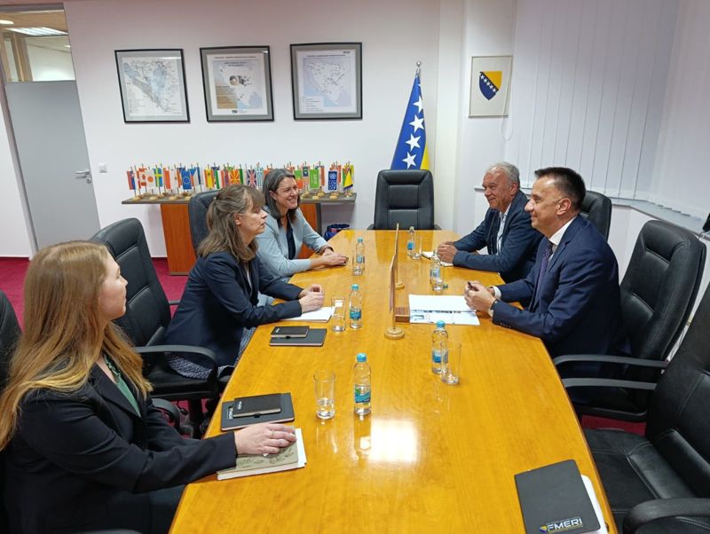 Lakić i Carnie o Južnoj gasnoj interkonekciji i jačanju saradnje u odbrambenoj industriji