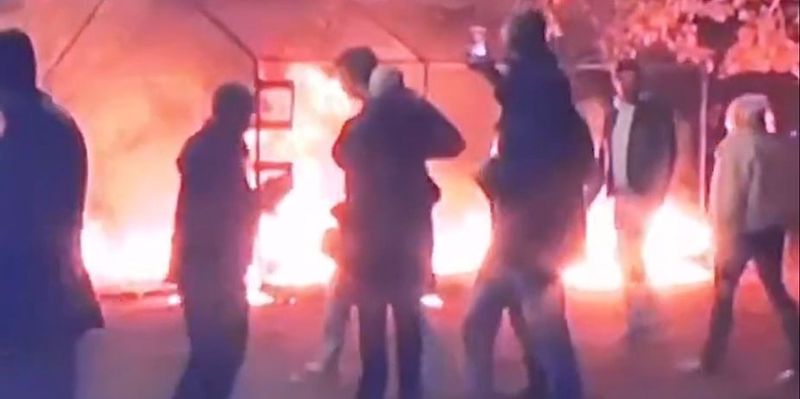 Požar u Pionirskom parku u Beogradu: Vatra zahvatila šatore u kampu