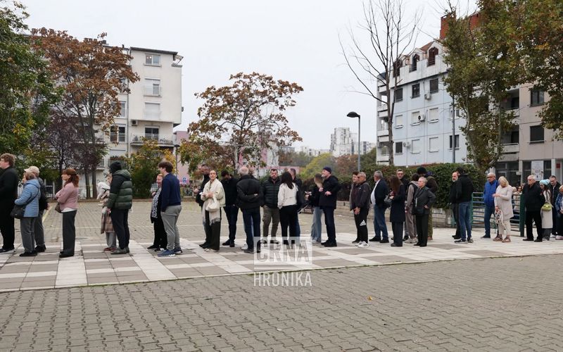 Zabilježena rekordna izlaznost na vanrednim izborima u Srbiji uz uočene nepravilnosti