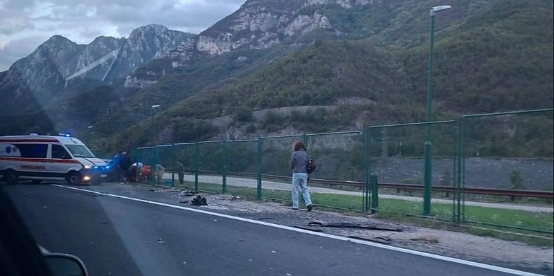 Teška saobraćajna nesreća na cesti Jablanica – Mostar: Četiri osobe povrijeđene, saobraćaj obustavljen