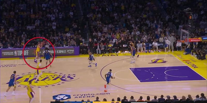 Dončić spektakularnom trojkom s pola terena obilježio pobjedu nad Golden Stateom