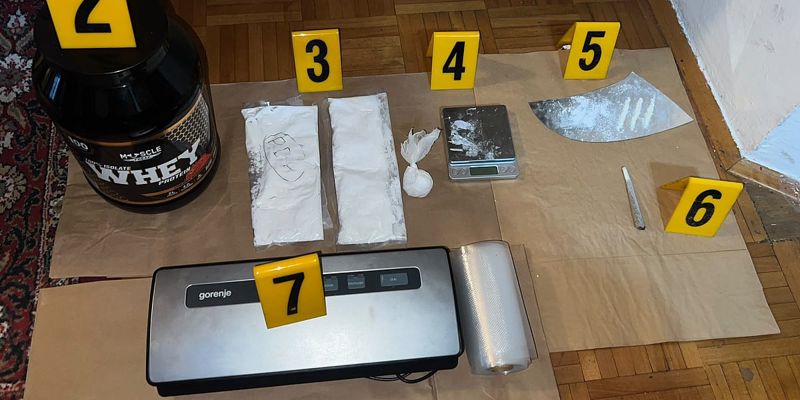 U policijskoj akciji "Melon" u Sarajevu uhapšen 29-godišnjak: Oduzeti droga i ručna bomba
