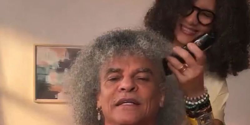 Carlos Valderrama ostao bez prepoznatljive frizure: Supruga ga ošišala pred kamerama