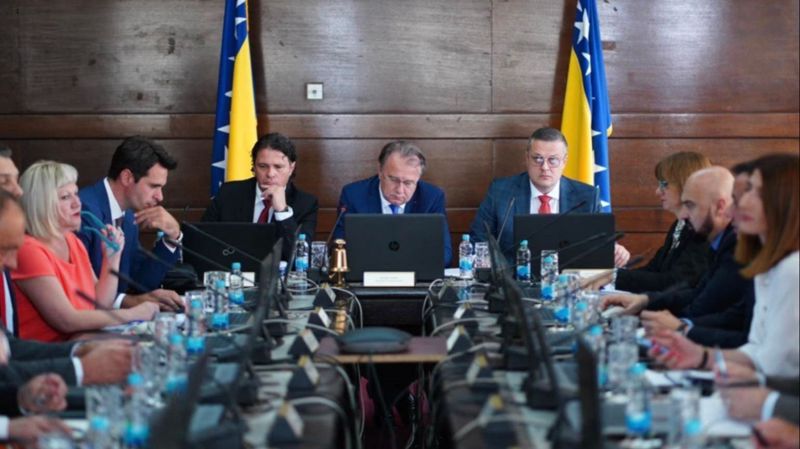 Ekonomske posljedice mandata odlazeće vlasti: Građani suočeni s novim poskupljenjima