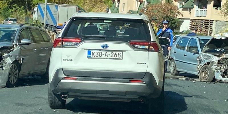 Saobraćajna nesreća u blizini Ilijaša: Dvije osobe povrijeđene, zabilježene veće gužve