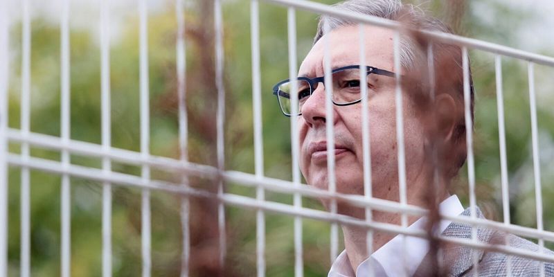 Nagli pad autokratske vlasti: Zbog čega se političke promjene u Srbiji odvijaju munjevitom brzinom