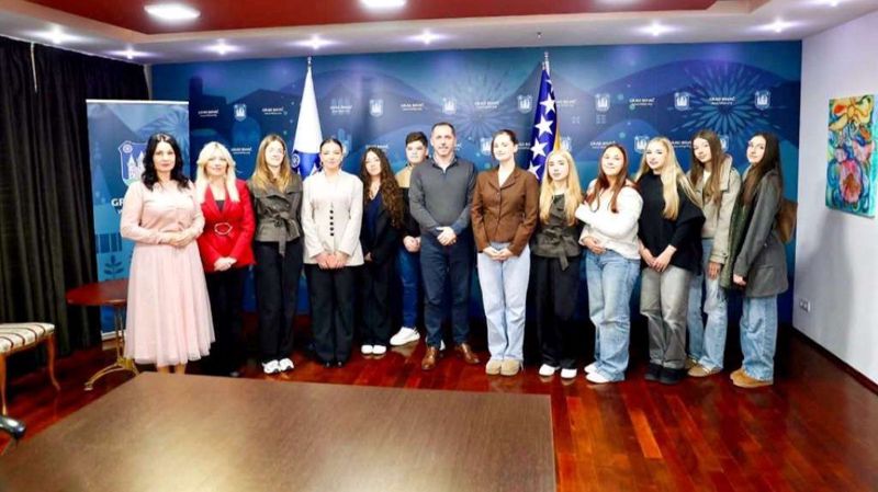 Bihaćki srednjoškolci kroz projekat 'Socijalni dan' stekli radno iskustvo u Gradskoj upravi