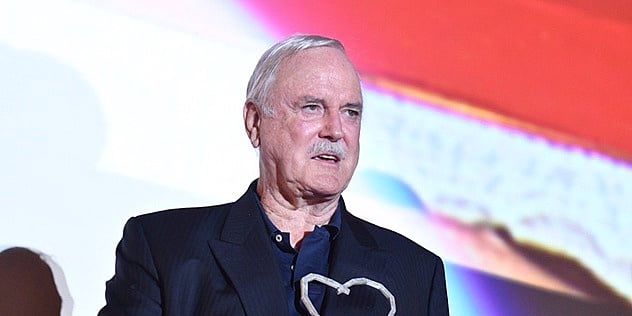 John Cleese reagovao na navode o kontaktima Trumpovih saradnika s vlastima iz RS-a