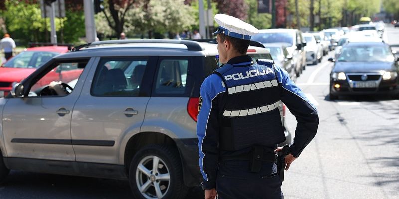 Policijska akcija na Ilidži: Šezdesetčetvorogodišnjak uhapšen zbog ugrožavanja sigurnosti i zlostavljanja životinja