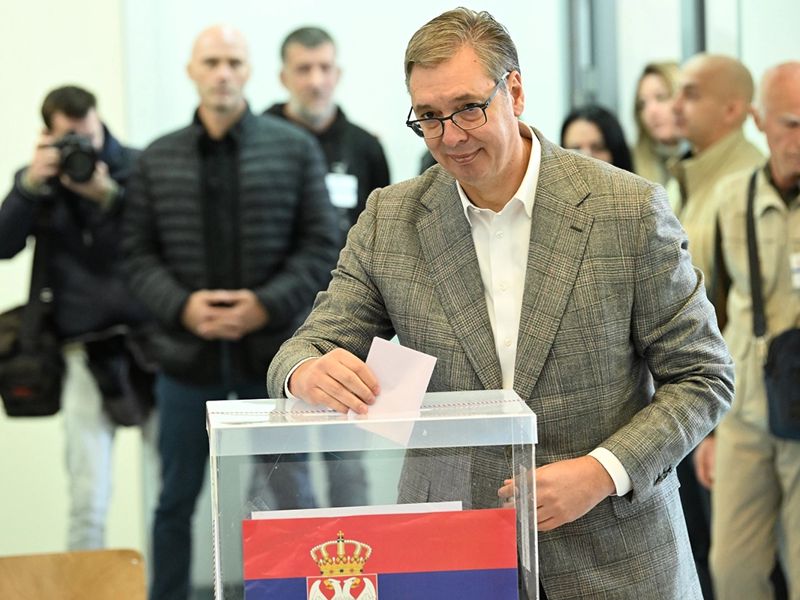Vučić poručio da će prihvatiti izborni poraz, ali da u slučaju pobjede niko neće osporiti rezultat