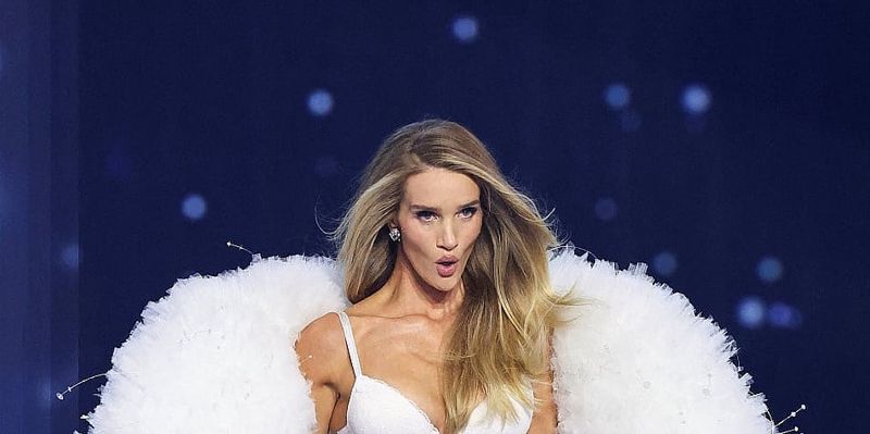 Povratak Rosie Huntington-Whiteley na modnu pistu Victoria's Secreta poslije 16 godina