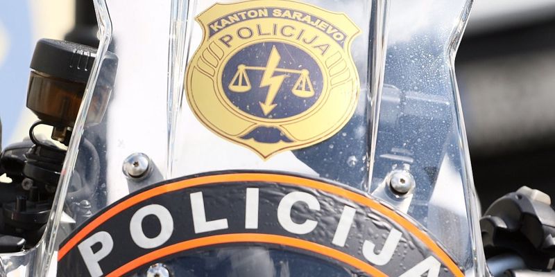 Uskoro nove službene legitimacije i značke za policajce u Kantonu Sarajevo