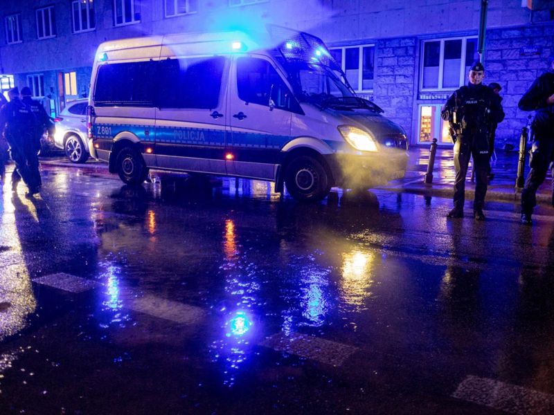 Kriza u Poljskoj: Policija ušla u Ustavni sud, predsjednik Nawrocki prekinuo putovanje