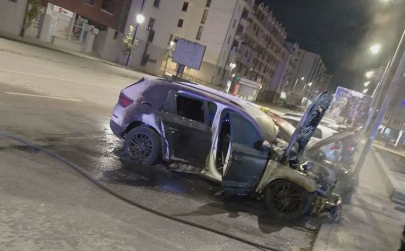 Požar na Palama tokom noći: Izgorjela dva automobila, pričinjena velika šteta