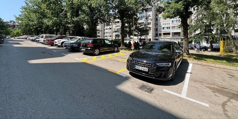 Širenje zone naplate parkinga u Tuzli izazvalo nezadovoljstvo: Građani organizuju protest ispred zgrada