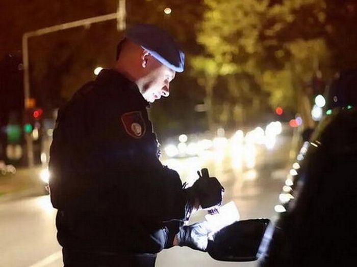 Sarajevska policija pojačala kontrole: Oduzeta tri automobila od višestrukih povratnika sa hiljadama maraka neplaćenih kazni