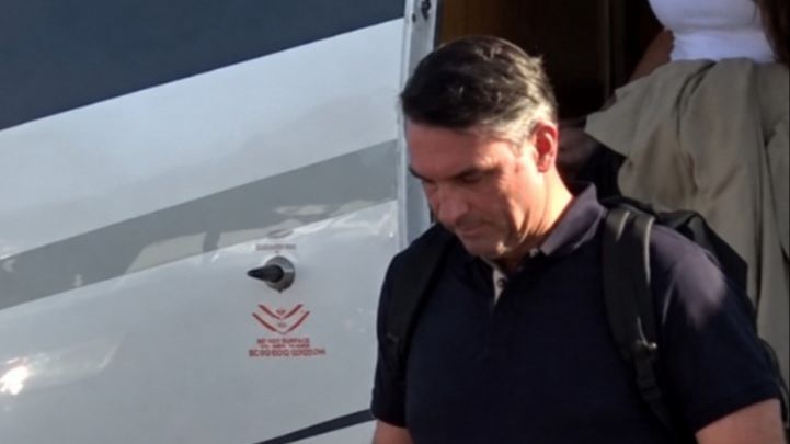 Flavio Bolsonaro tvrdi da je pravi predsjednik Brazila i optužuje vlast za izbornu prevaru