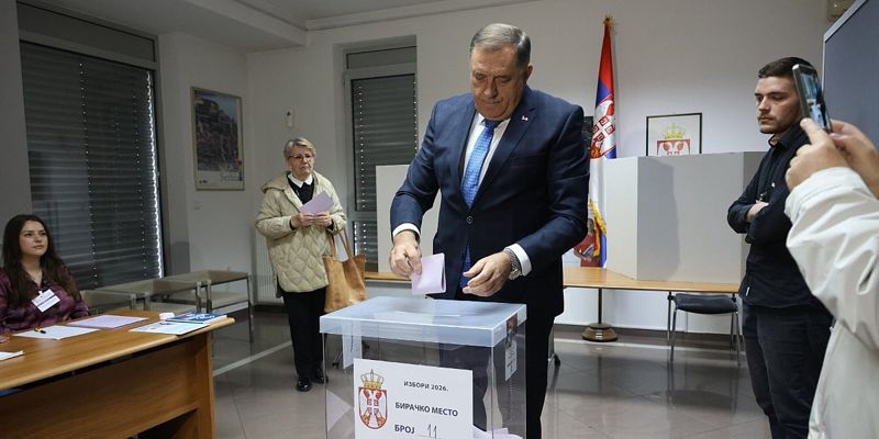 Dodik obavio glasanje u Banjoj Luci i poručio: Neprihvatljivo je stvaranje histerije oko učešća građana RS-a