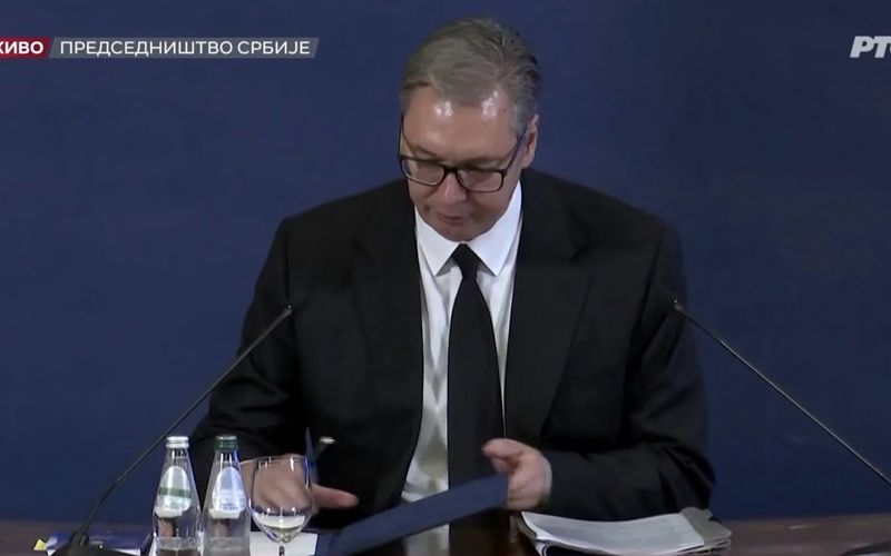 Vučić upozorava na posljedice promjene vlasti: Tvrdi da bi nova vlada priznala genocid i uvela sankcije Rusiji