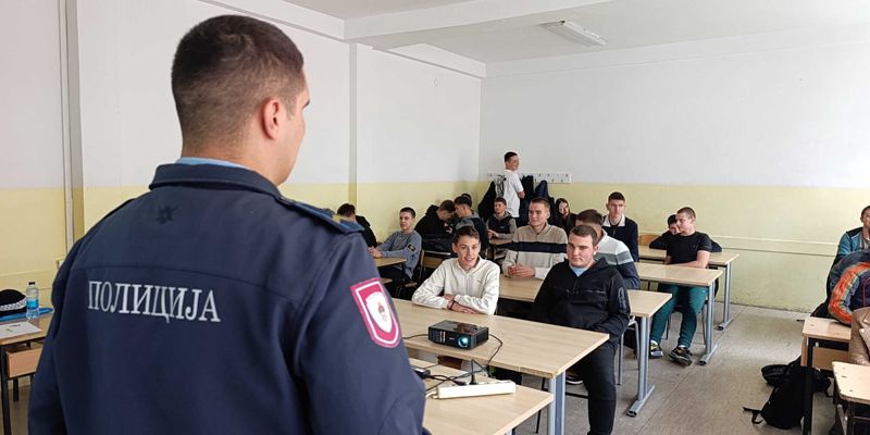 Edukativna kampanja MUP-a RS-a o suzbijanju vršnjačkog nasilja u banjalučkim školama