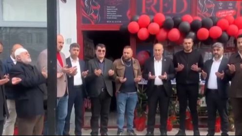 Nesvakidašnje otvorenje u Turskoj: Prodavnica rublja počela s radom uz prisustvo zvaničnika i vjerski obred