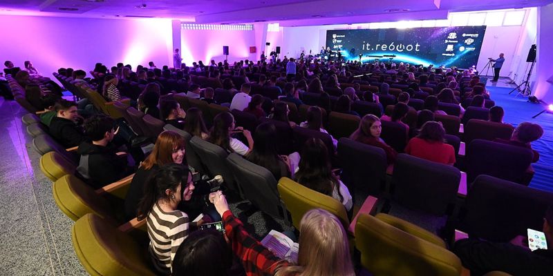 U Travniku otvoren šesti IT Reboot: Tehnološki susret mladih programera, stručnjaka i privrednika