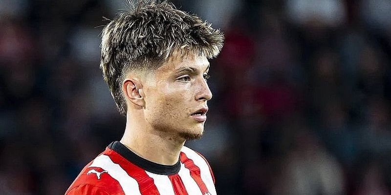 Esmir Bajraktarević i dalje čeka priliku s klupe u dresu PSV-a